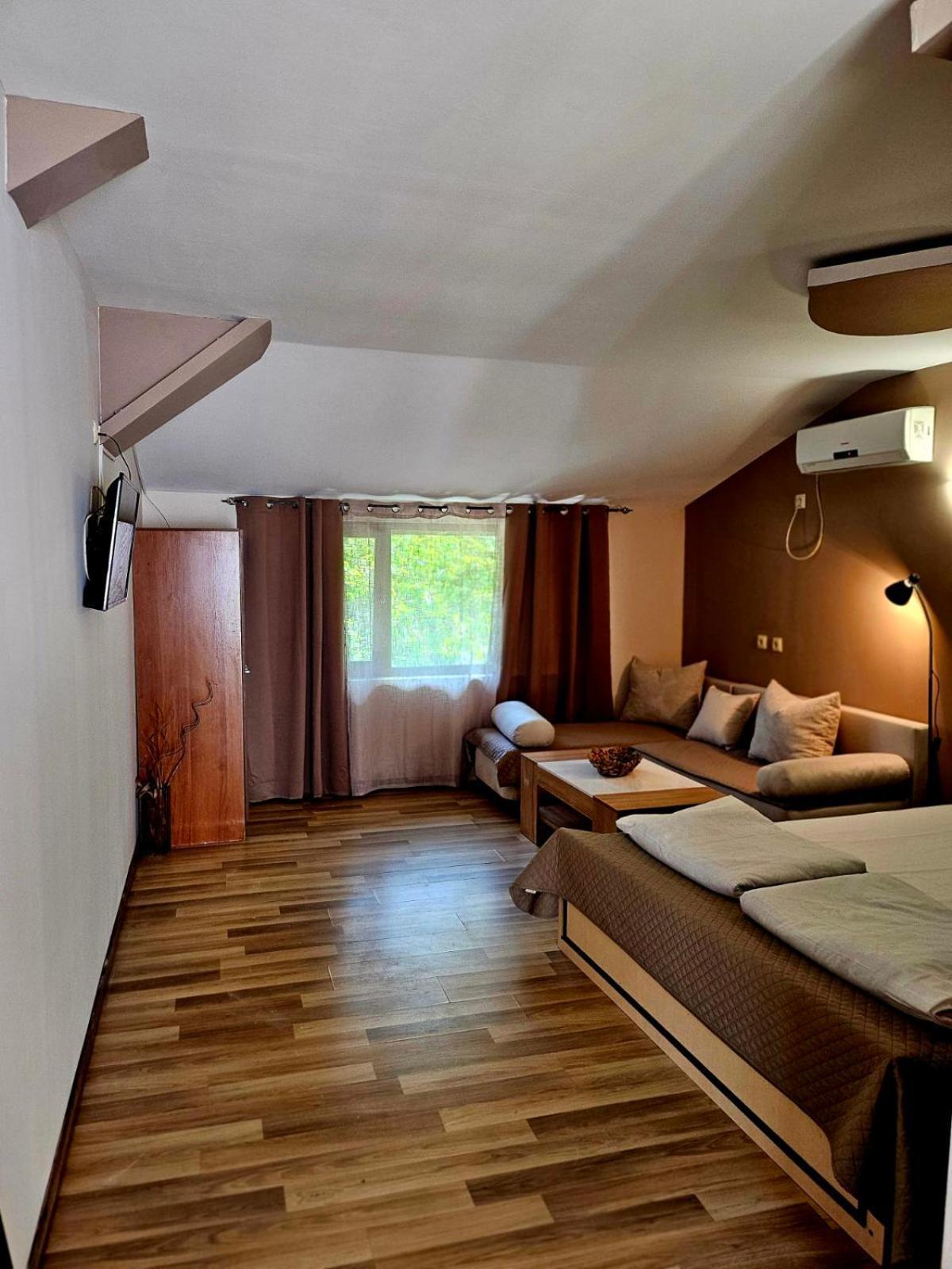 Orehite-Family Hotel ,Food & Pool Bozhichen ภายนอก รูปภาพ