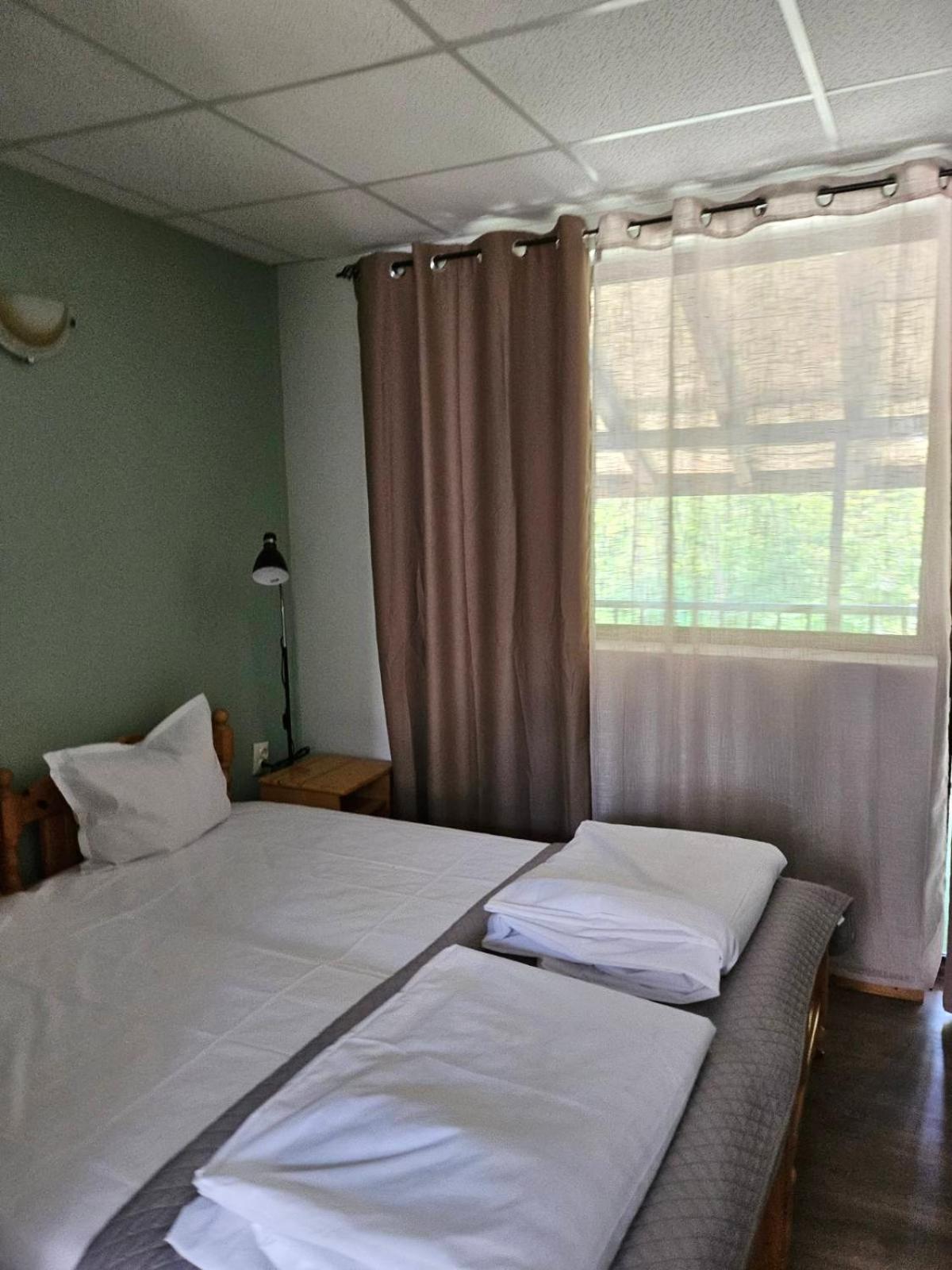 Orehite-Family Hotel ,Food & Pool Bozhichen ภายนอก รูปภาพ