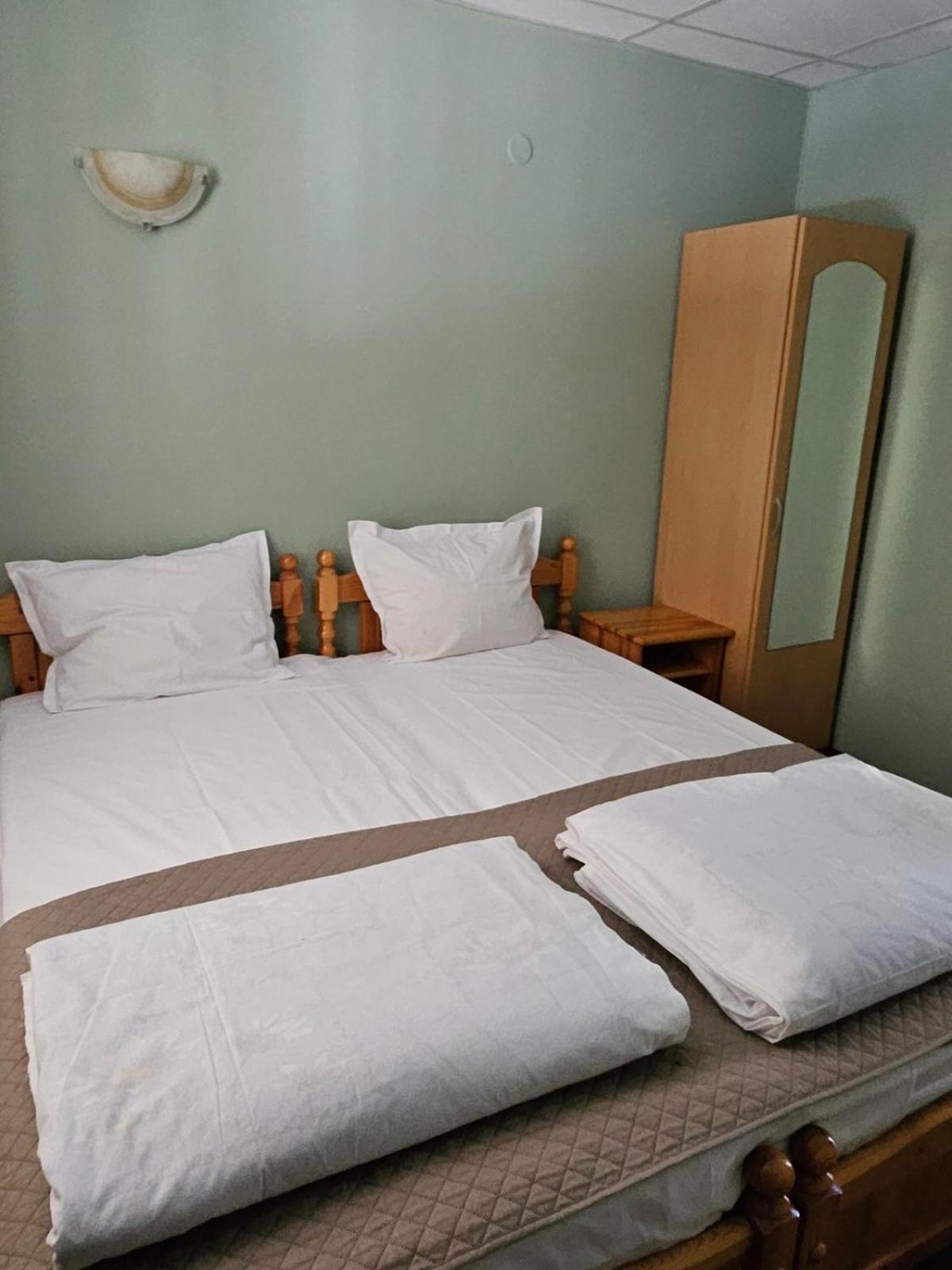 Orehite-Family Hotel ,Food & Pool Bozhichen ภายนอก รูปภาพ