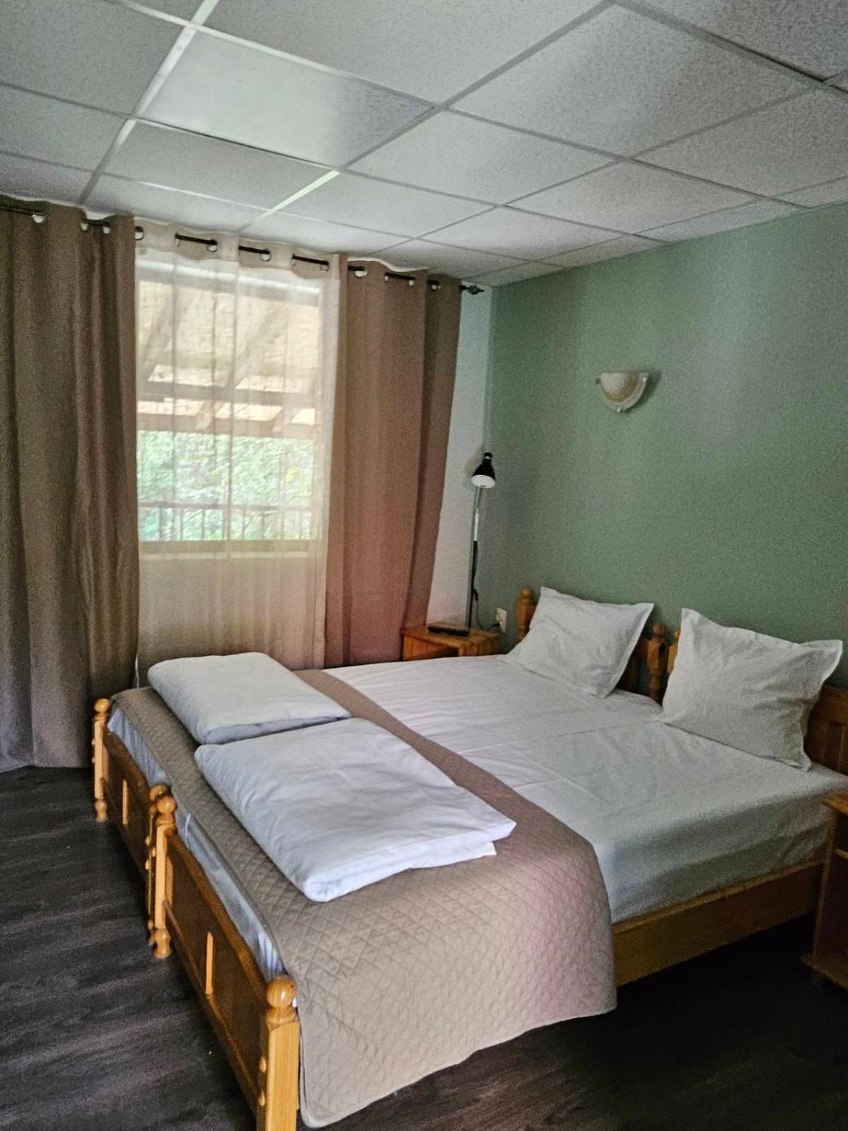 Orehite-Family Hotel ,Food & Pool Bozhichen ภายนอก รูปภาพ